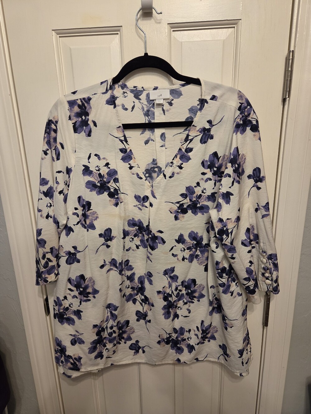 J Jill White Floral V-Neck 3/4 Sleeve Tunic with Blue & Purple Blooms.